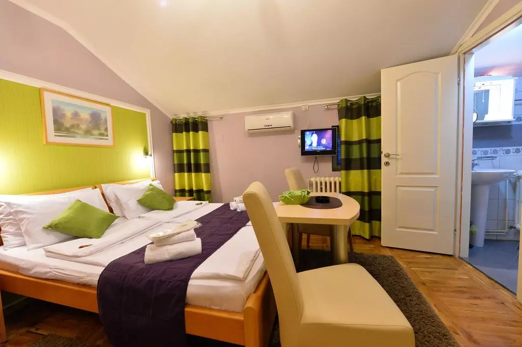 hotel_tal centar_novi_sad_shabavizparvaz_02.jpg